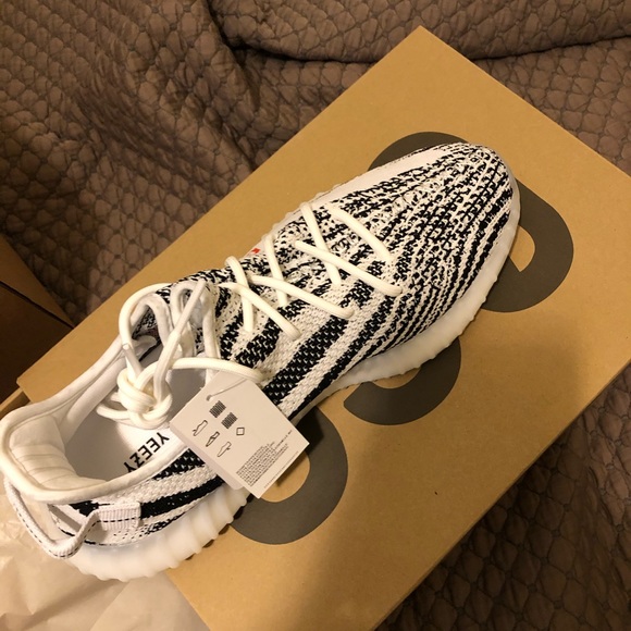 Yeezy boost 350 V2 Zebra - Picture 4 of 8